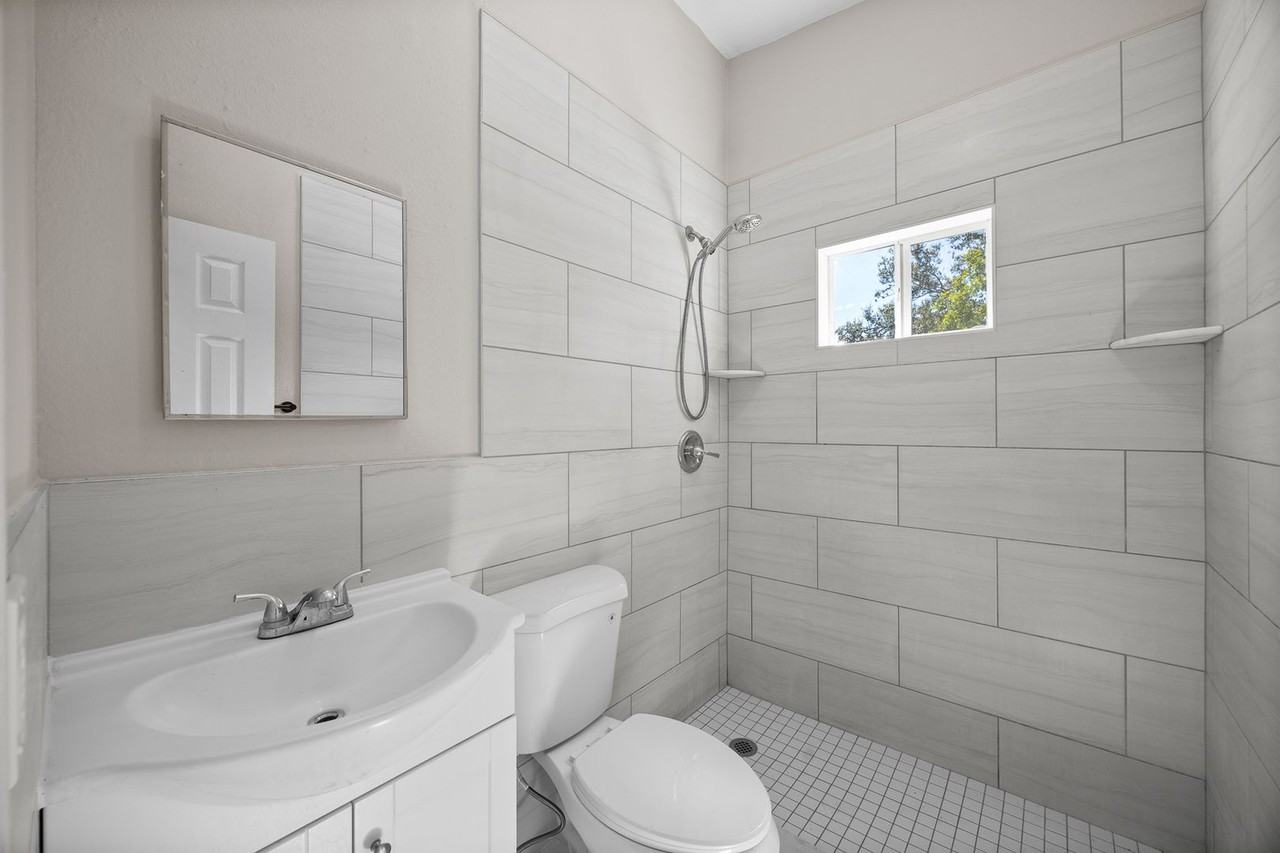 818 28th Street Cir E - Photo 4 of 28