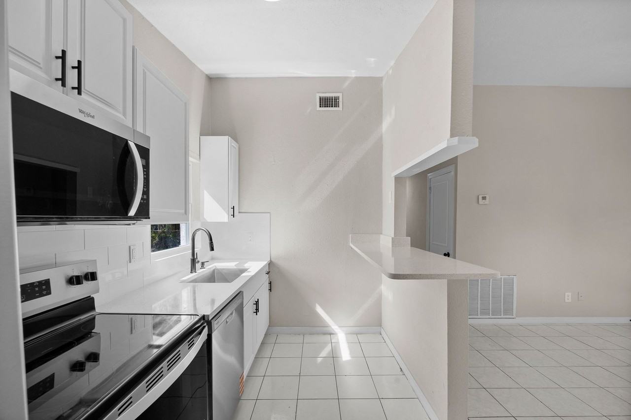 818 28th Street Cir E - Photo 6 of 28