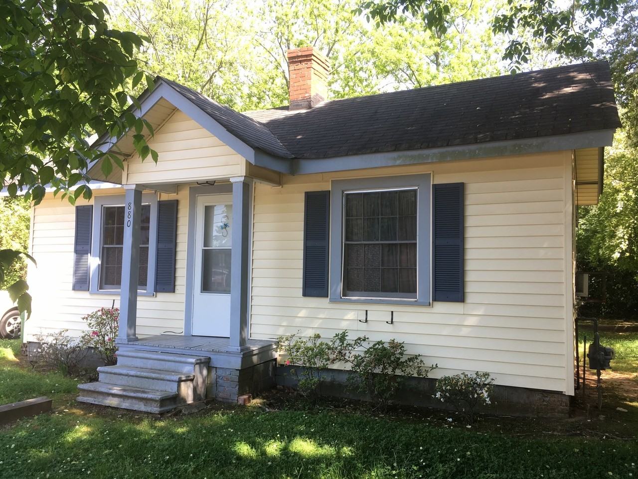 880 Sunset Dr - Photo 2 of 12