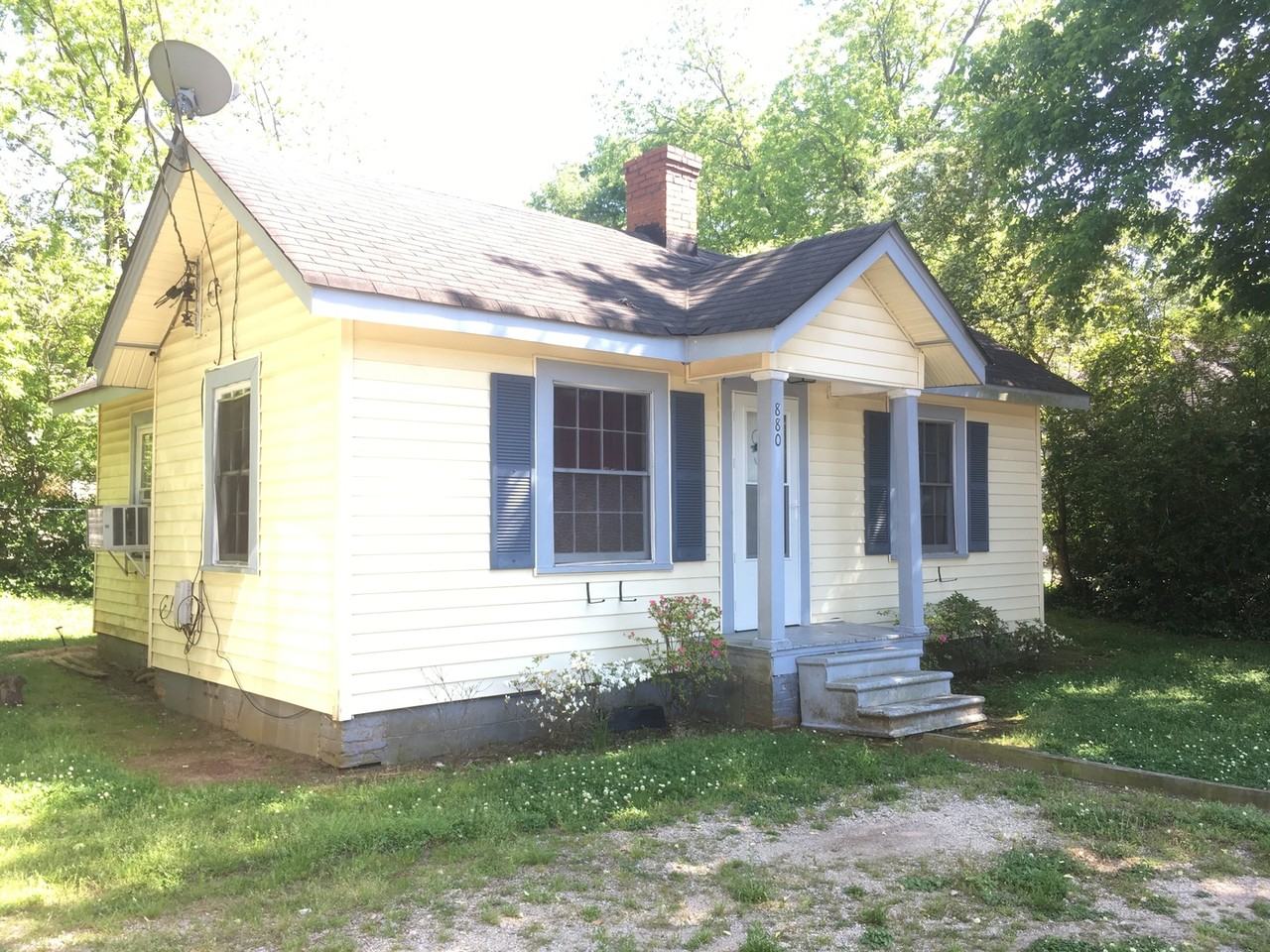 880 Sunset Dr - Photo 3 of 12