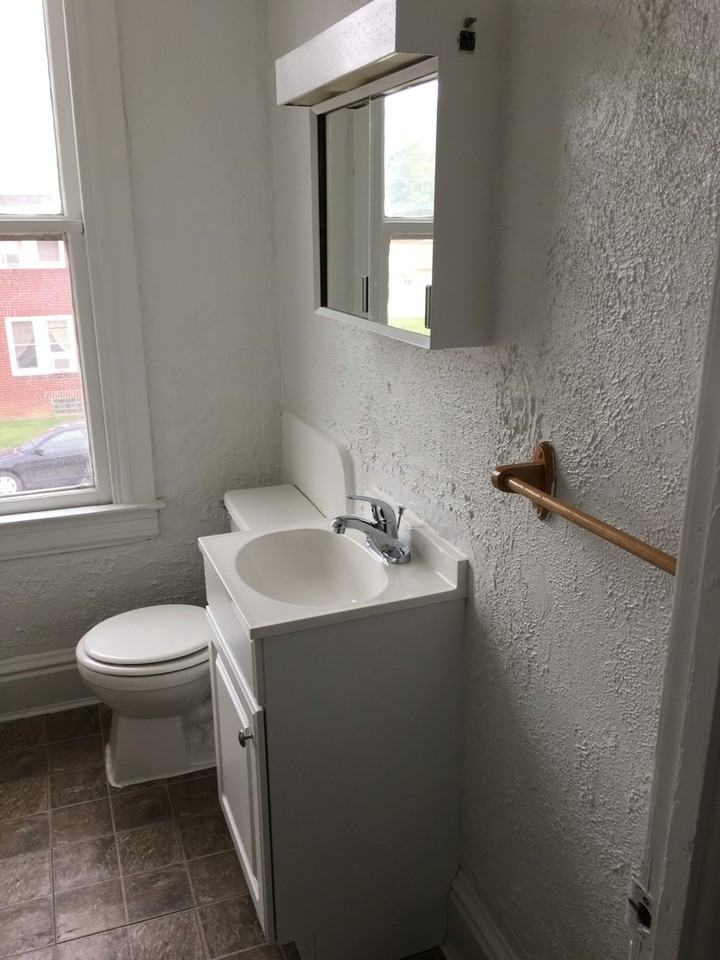 1701 W Philadelphia St #2 - Photo 7 of 7