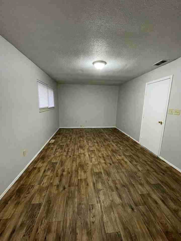 10231 Bayton Ct - Photo 2 of 14