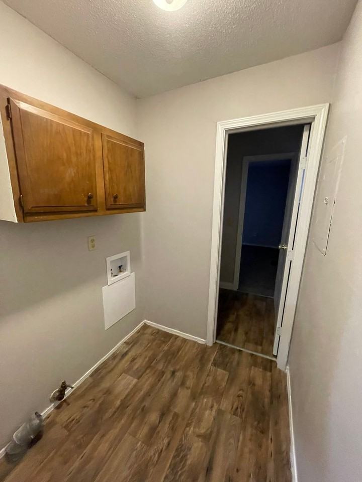 10231 Bayton Ct - Photo 3 of 14