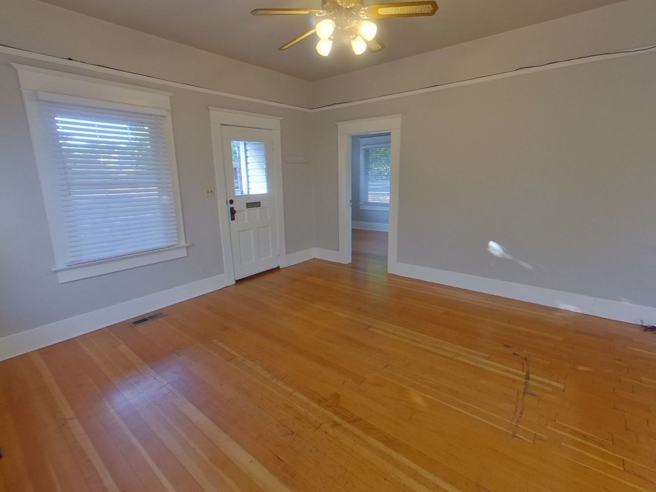 236 Northwest 14th Street - Photo 5 of 21