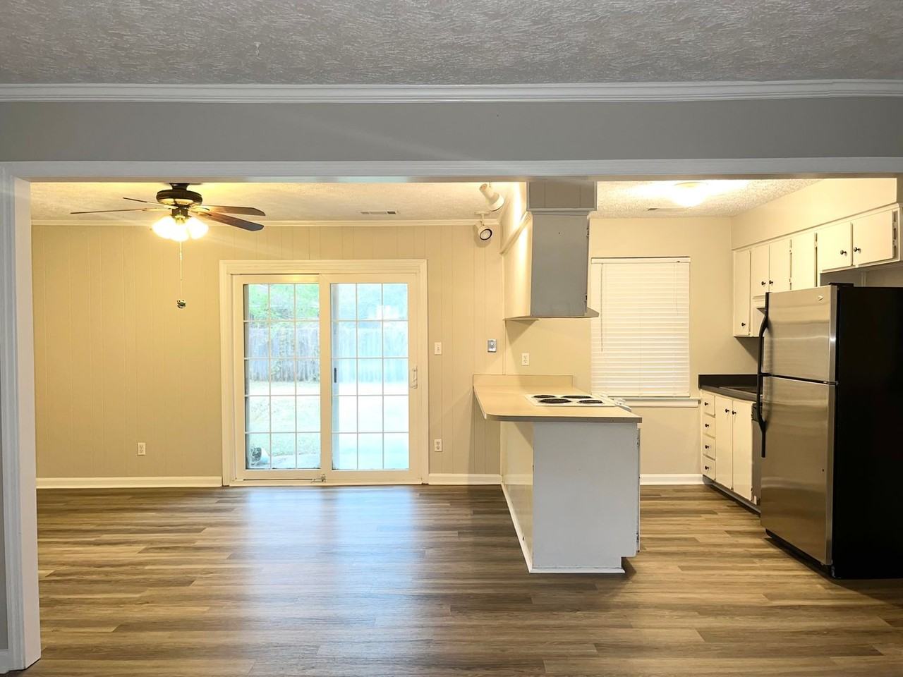 20 Port Royal Drive - Photo 2 of 17