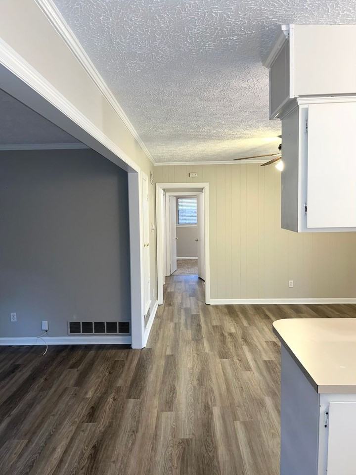 20 Port Royal Drive - Photo 4 of 17