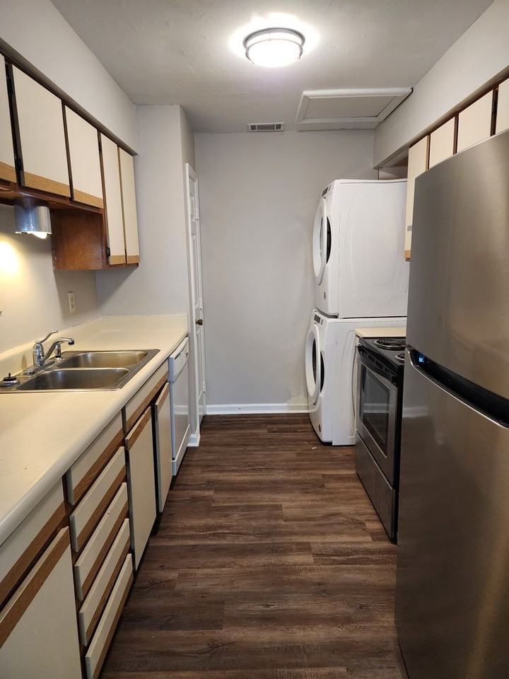 1211 King George Blvd - Photo 7 of 18