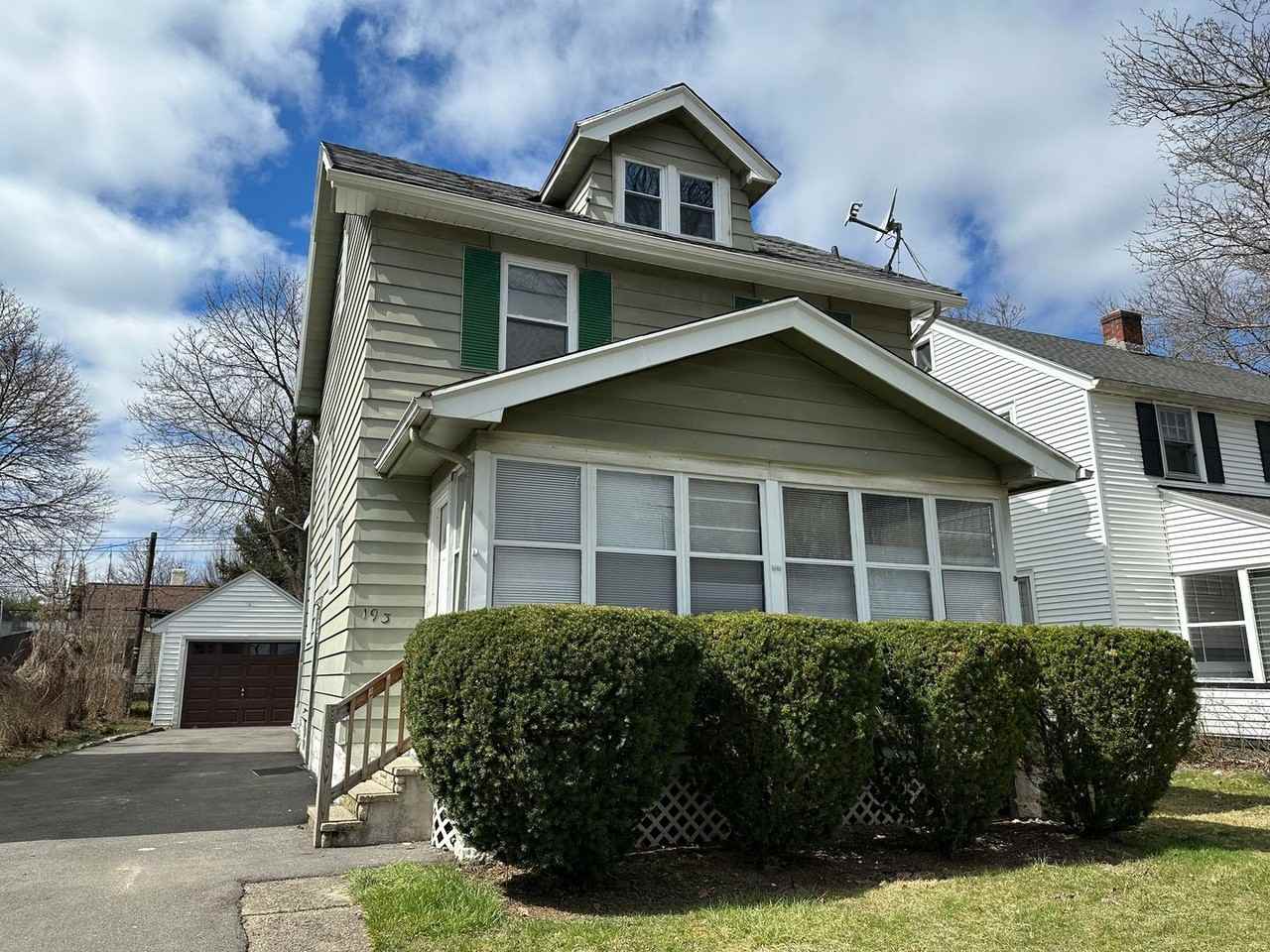 193 Sunset Street - Photo 2 of 37