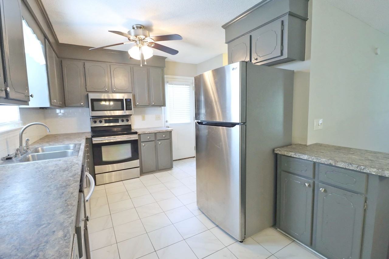 2527 Banner Hill Road - Photo 4 of 17