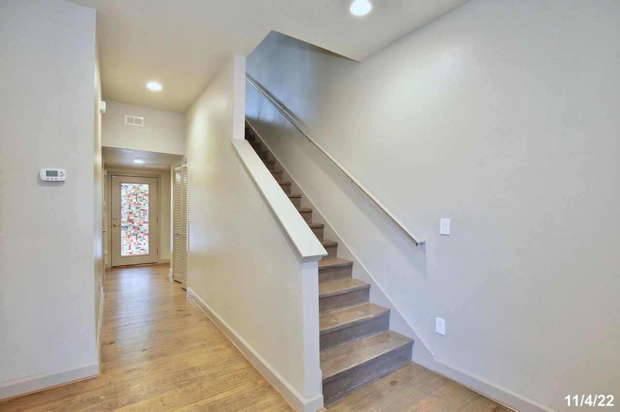 1525 Illinois Street - Photo 3 of 26