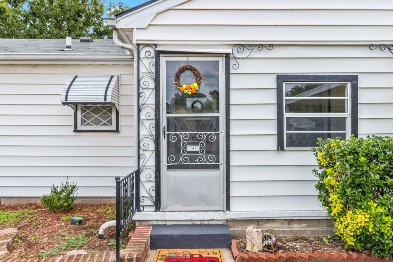 6836 E King St - Photo 2 of 15