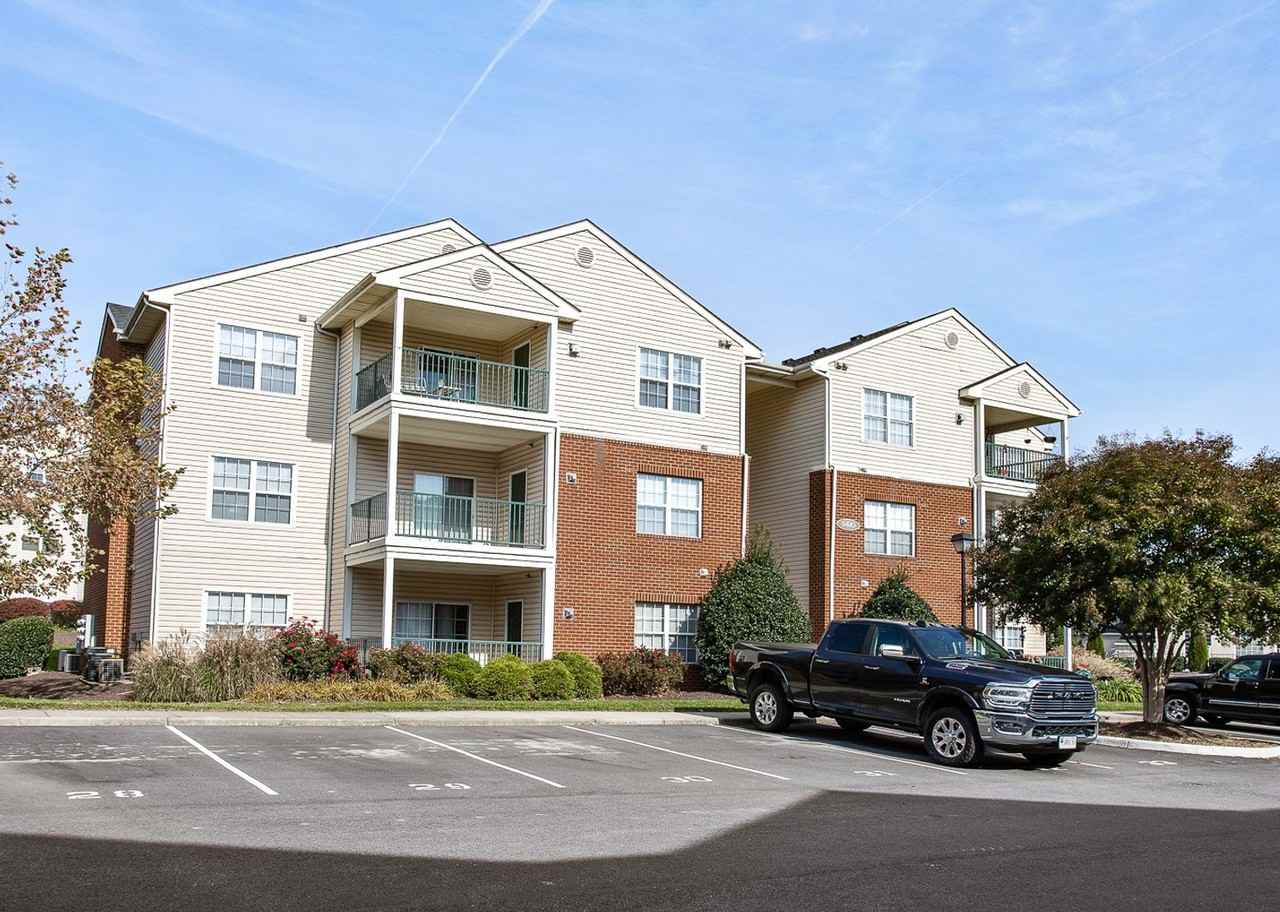 9611 Links Way #H - Photo 2 of 3