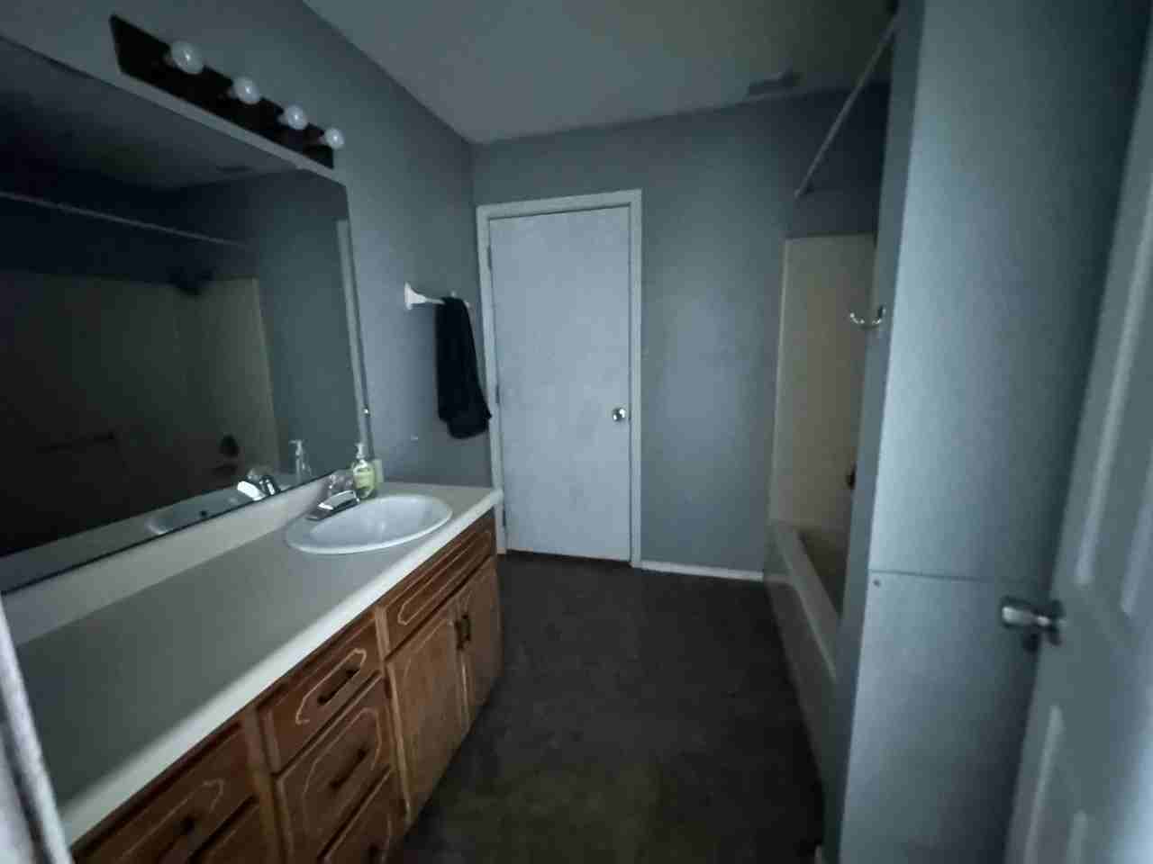 1313 East L Street - Photo 3 of 8