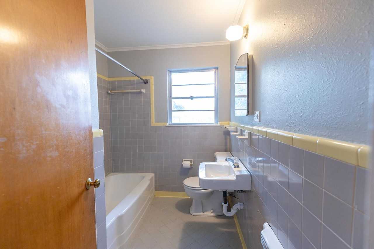 715 Camilla Drive - Photo 5 of 8