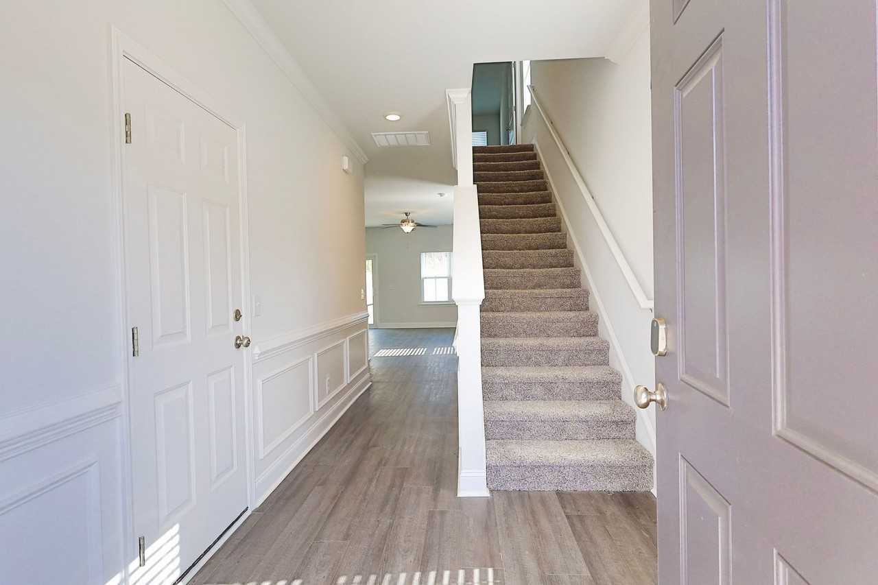 570 Governor Treutlen Cir - Photo 7 of 16