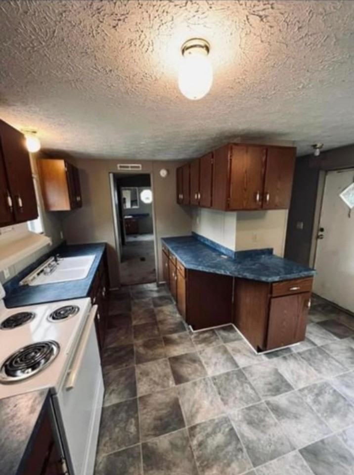 472 Whatley Farm Road - Photo 3 of 7