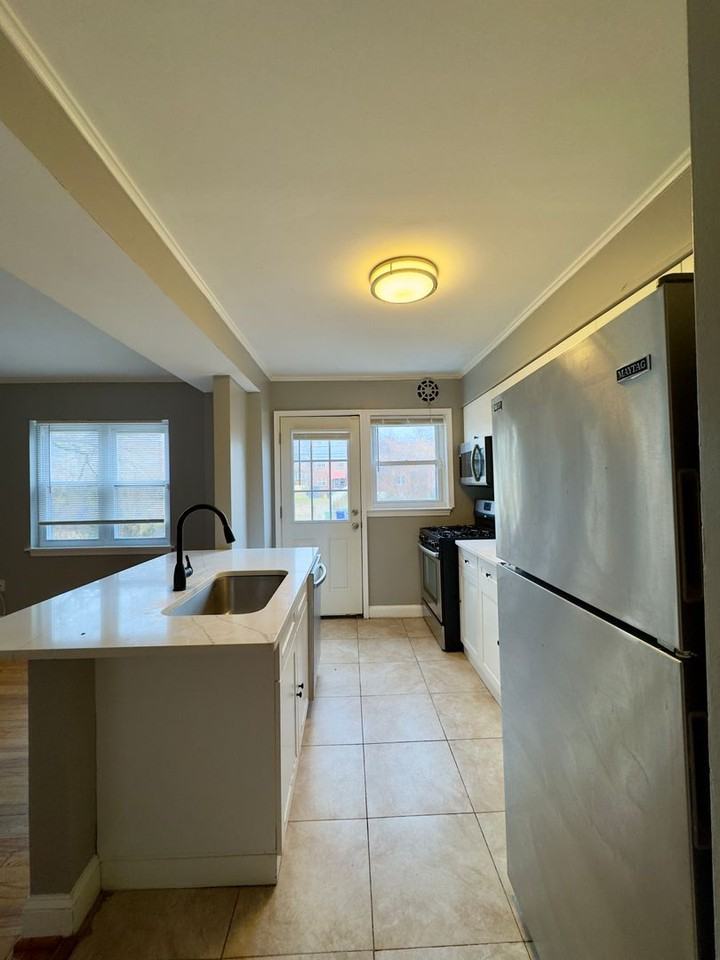 820 Bradhurst Rd - Photo 7 of 22