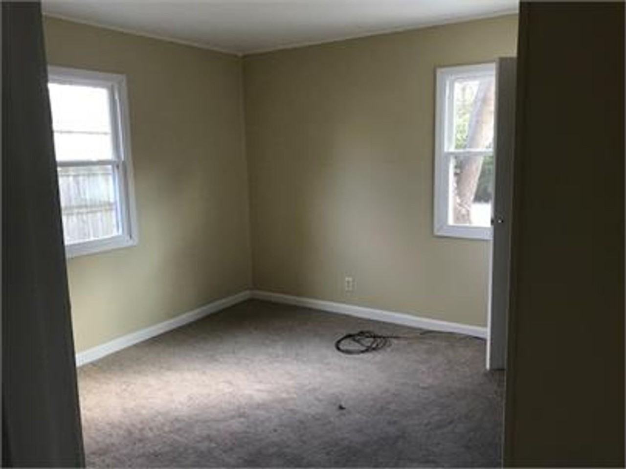 1403 Laurel Drive - Photo 3 of 4