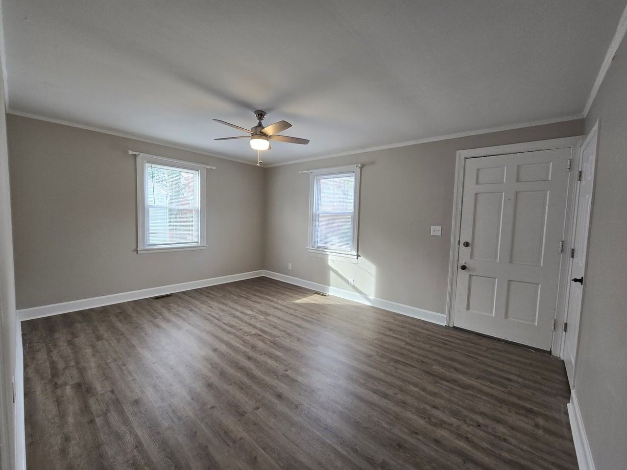 410 Hickory Ave - Photo 2 of 7