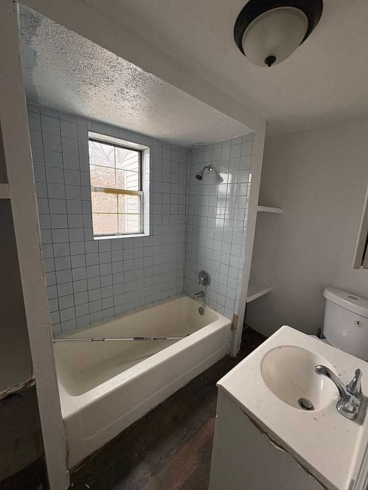 3026 E 123rd St - Photo 5 of 5