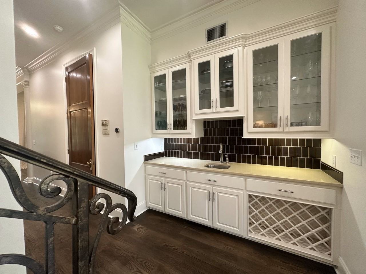 105 Broadfoot Circle - Photo 2 of 27