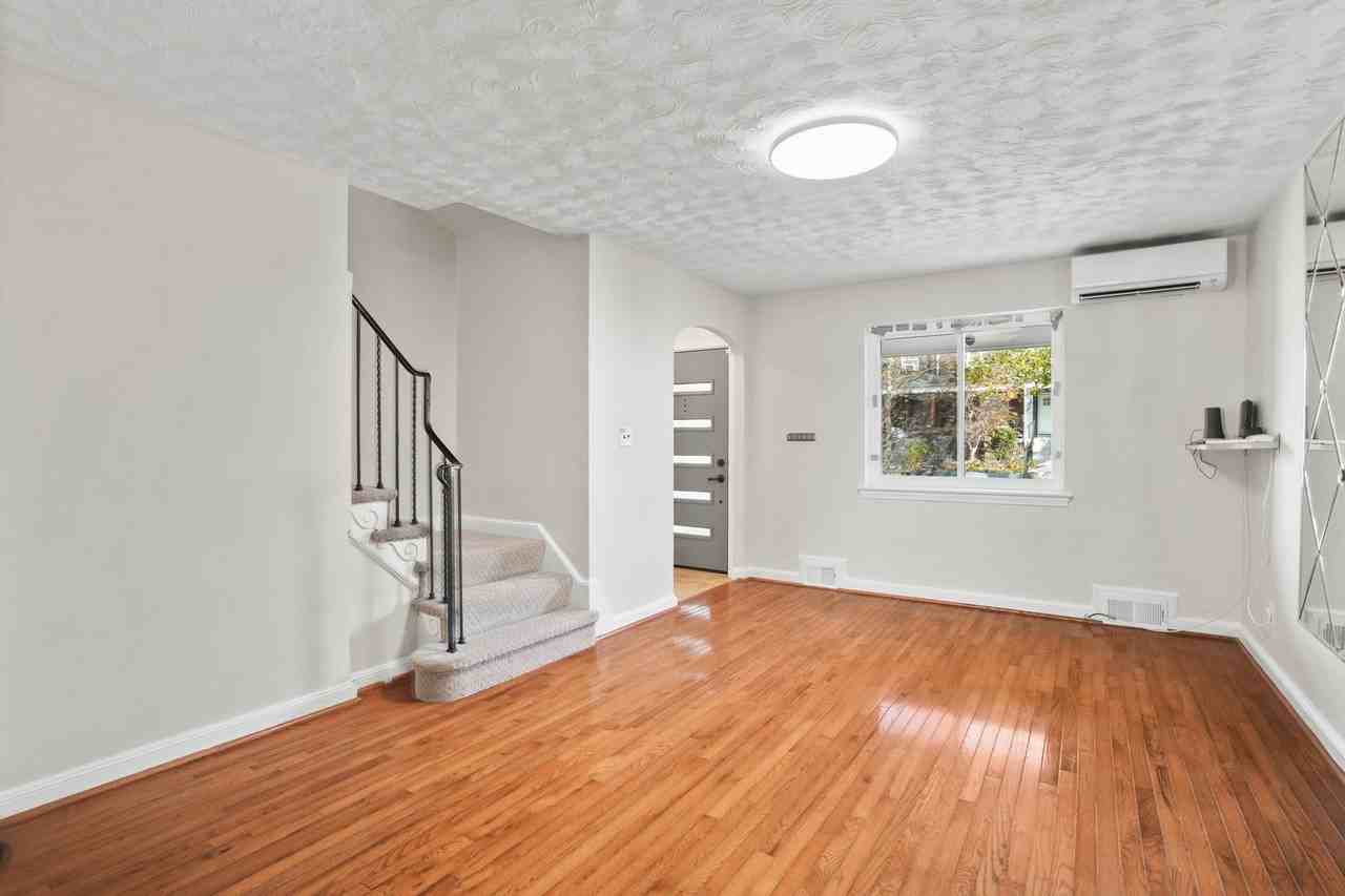 2214 13th Street Northeast - Photo 4 of 39