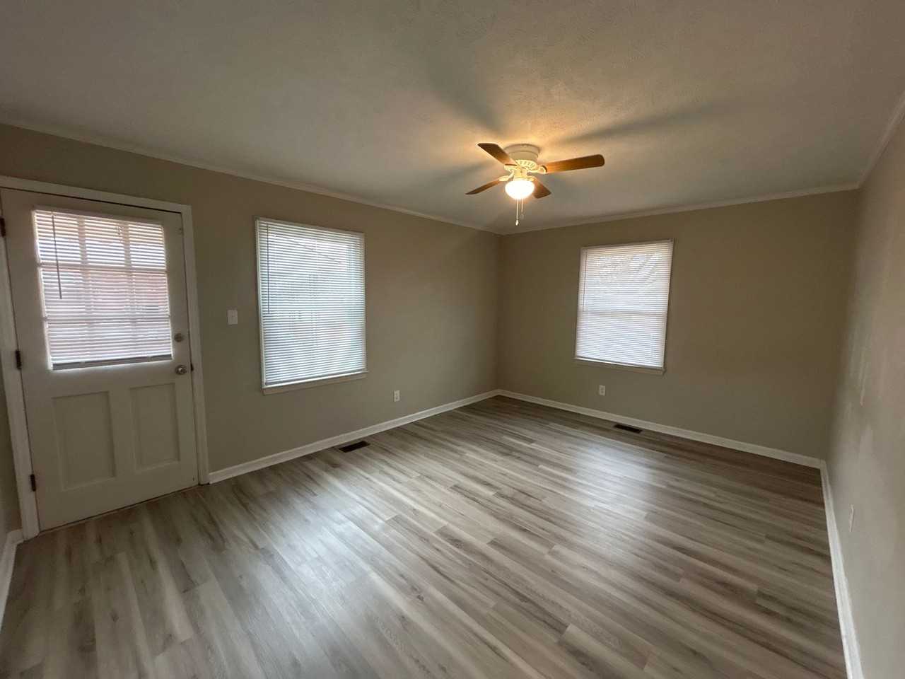 2129 Circle Drive - Photo 5 of 12