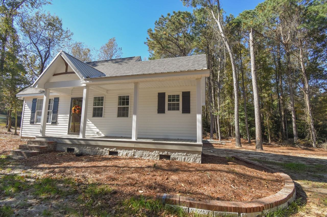 885 Simmons Rd - Photo 2 of 25