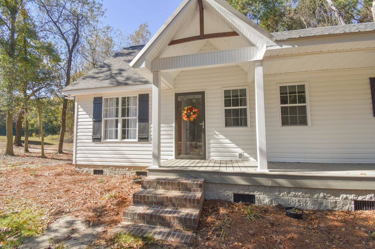 885 Simmons Rd - Photo 3 of 25