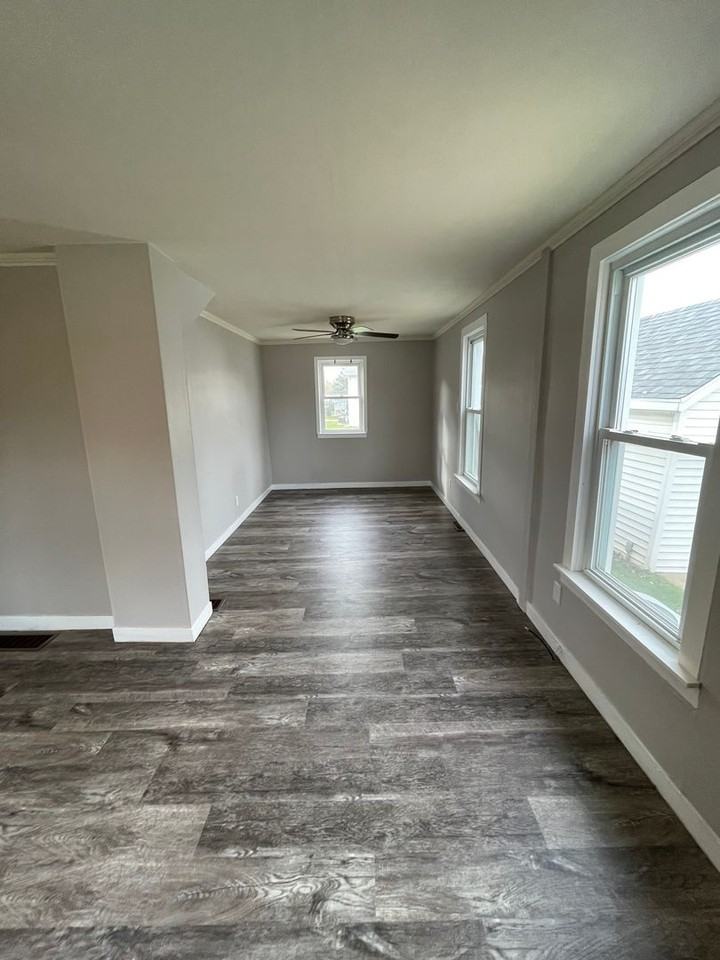 520 Jefferson St - Photo 2 of 9