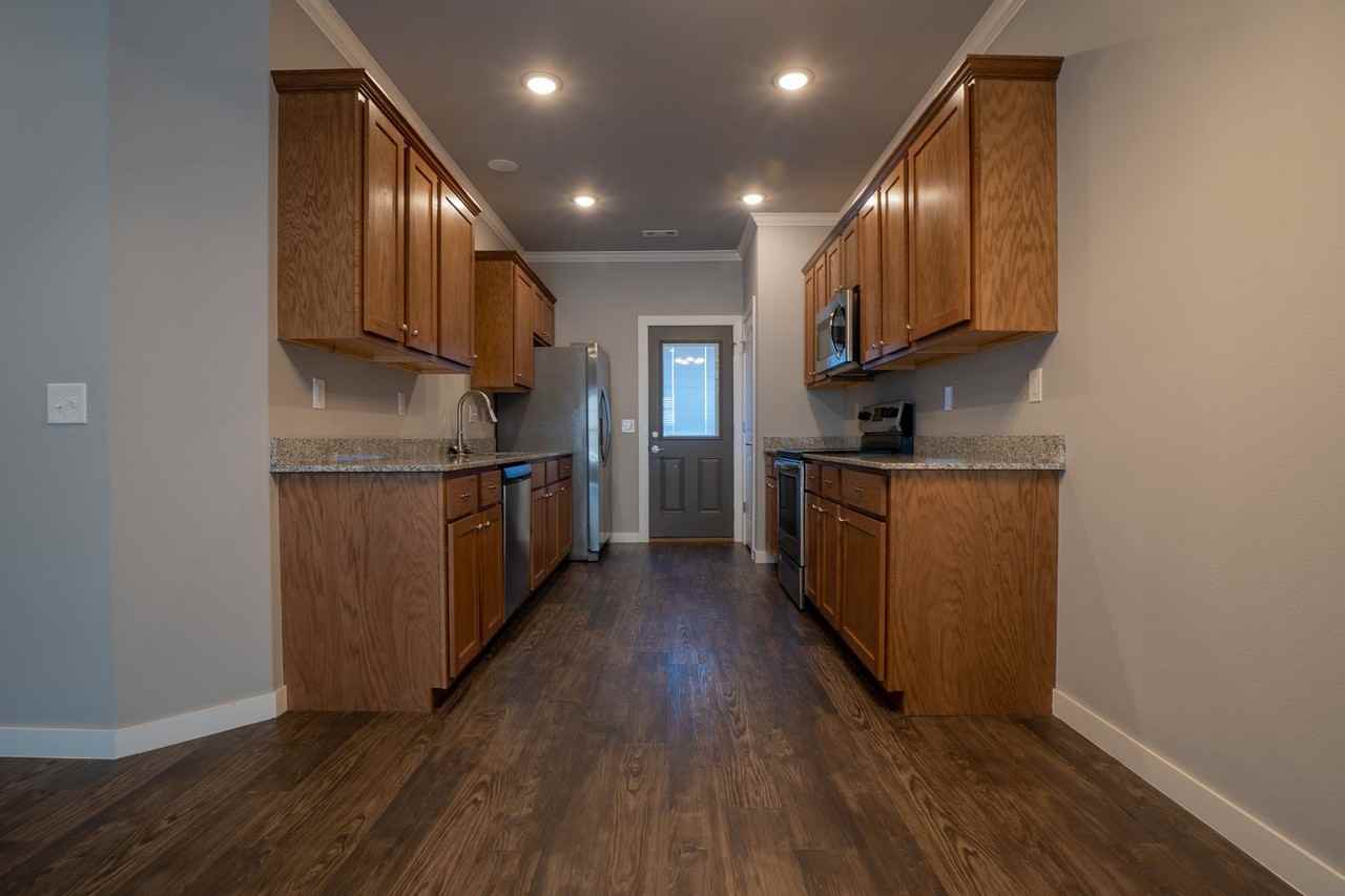 1801 Booker Cir - Photo 7 of 27