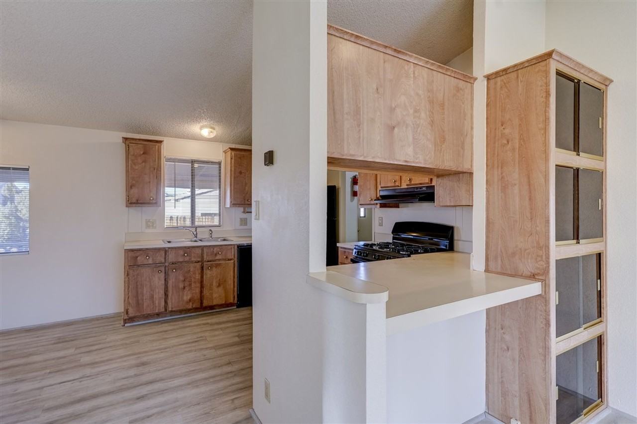 3060 Crestview Dr - Photo 7 of 37