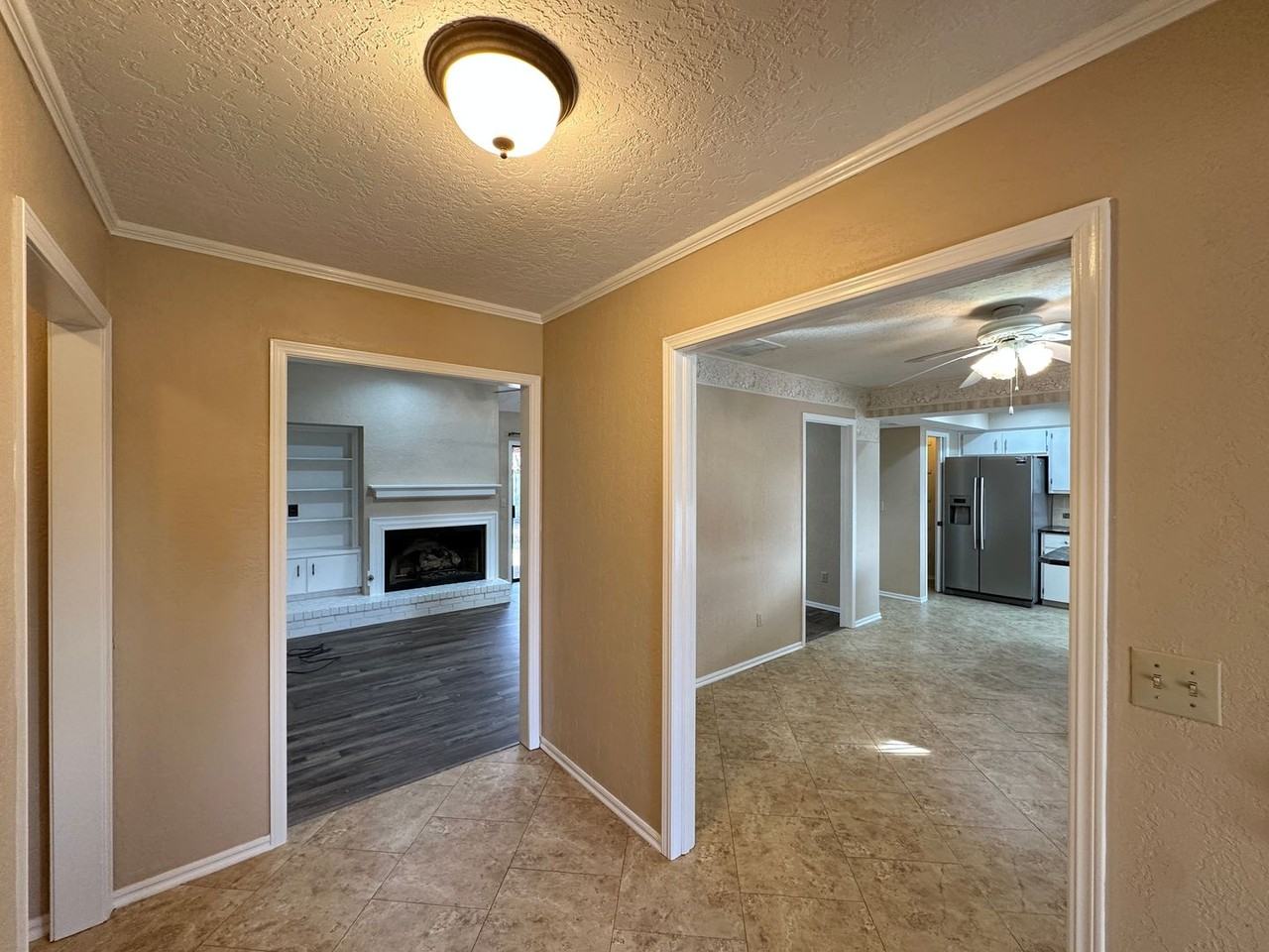 1103 Nw Willow Pl - Photo 4 of 34