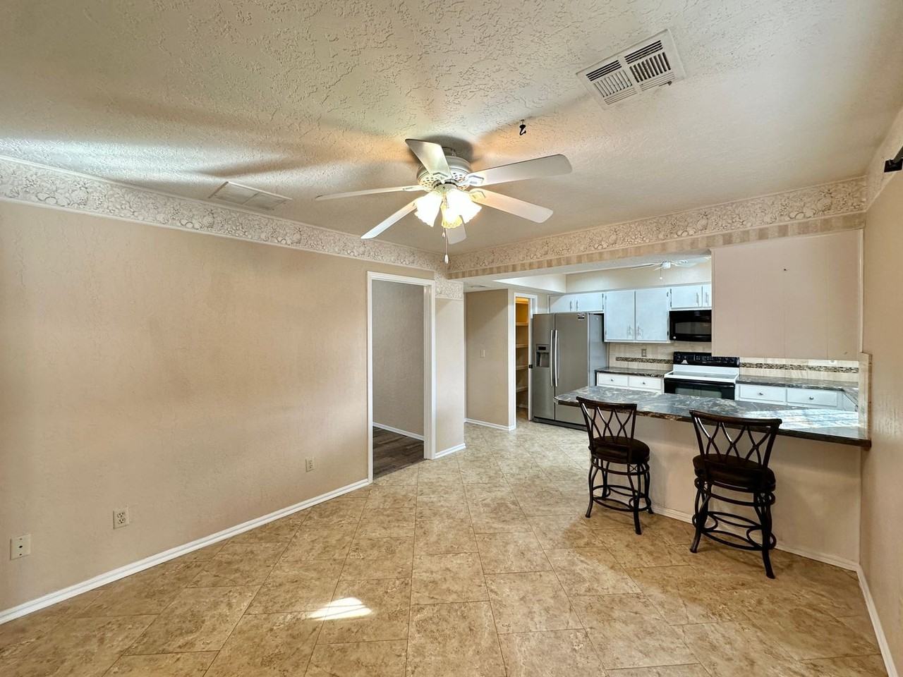 1103 Nw Willow Pl - Photo 7 of 34