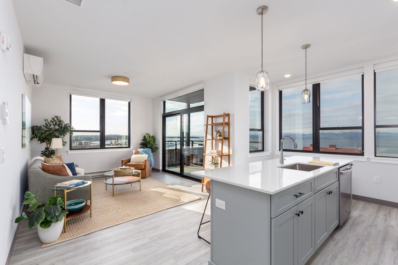 Studio, 1 - Photo 2 of 13