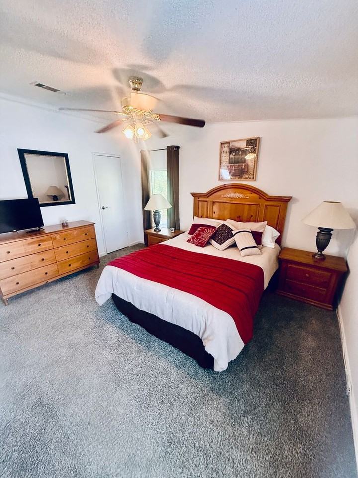 2399 Coconut Palm Dr Ne - Photo 7 of 13