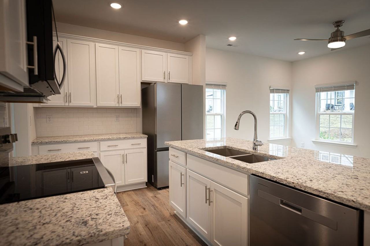 5021 Cherry Gum Ct - Photo 3 of 48