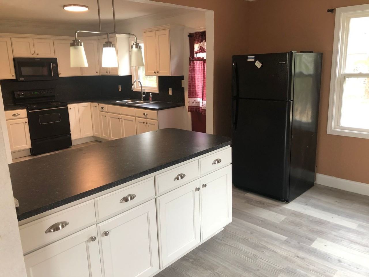 2831 Pecan Street - Photo 7 of 12