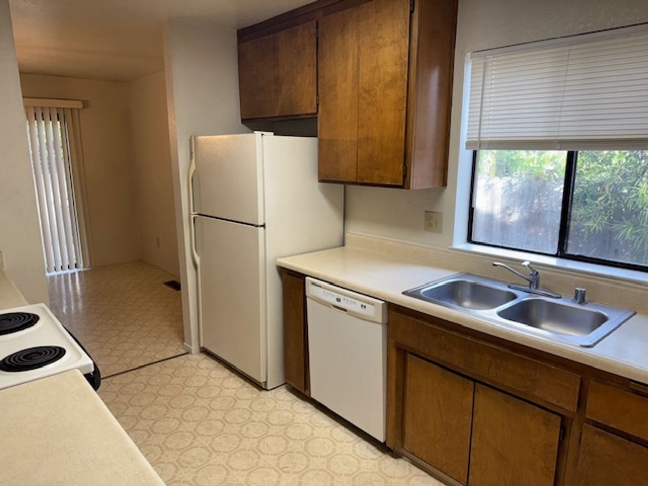 1678 E Street - Photo 2 of 21