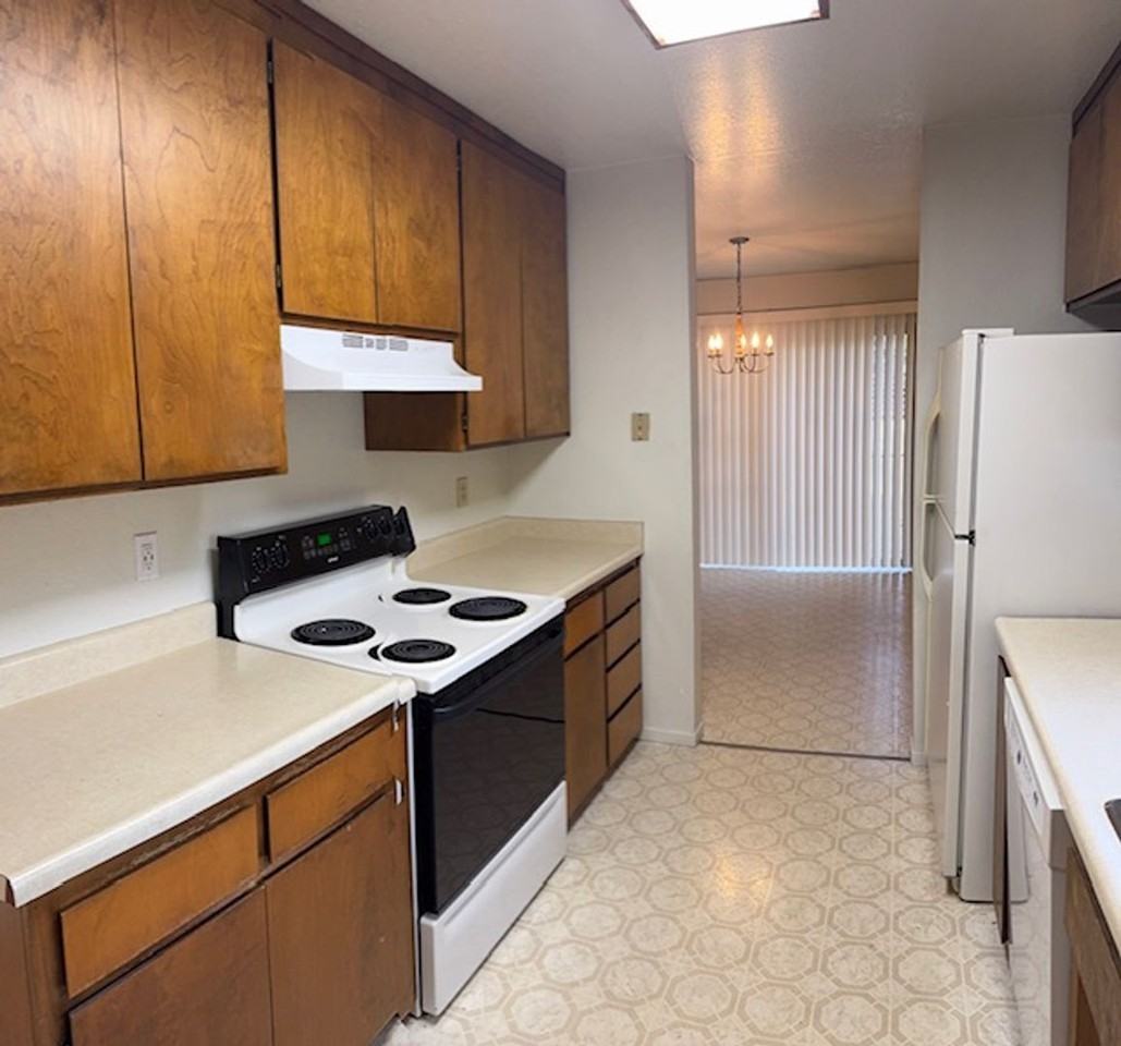 1678 E Street - Photo 3 of 21