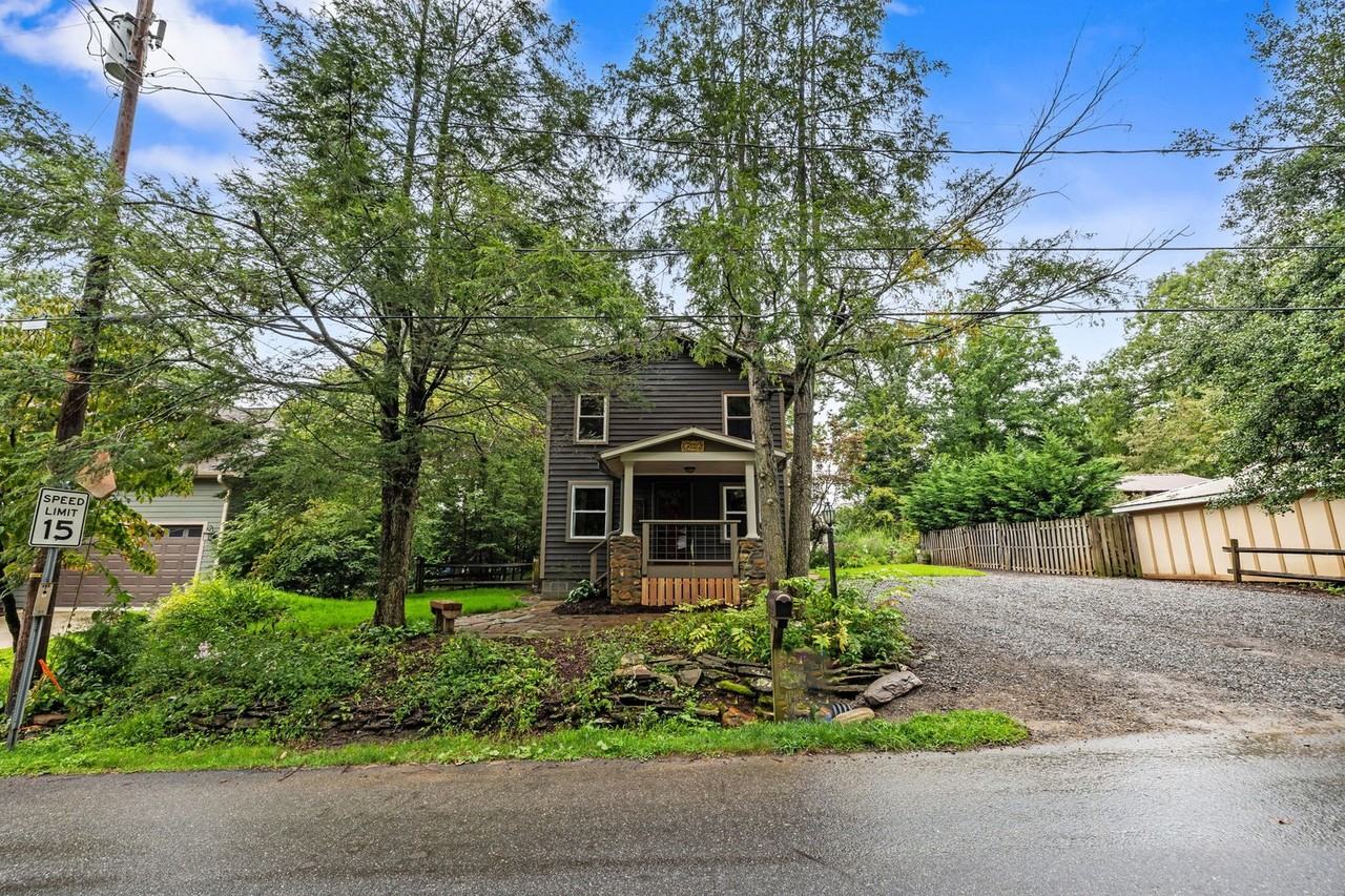 102 4th Street - Photo 6 of 38