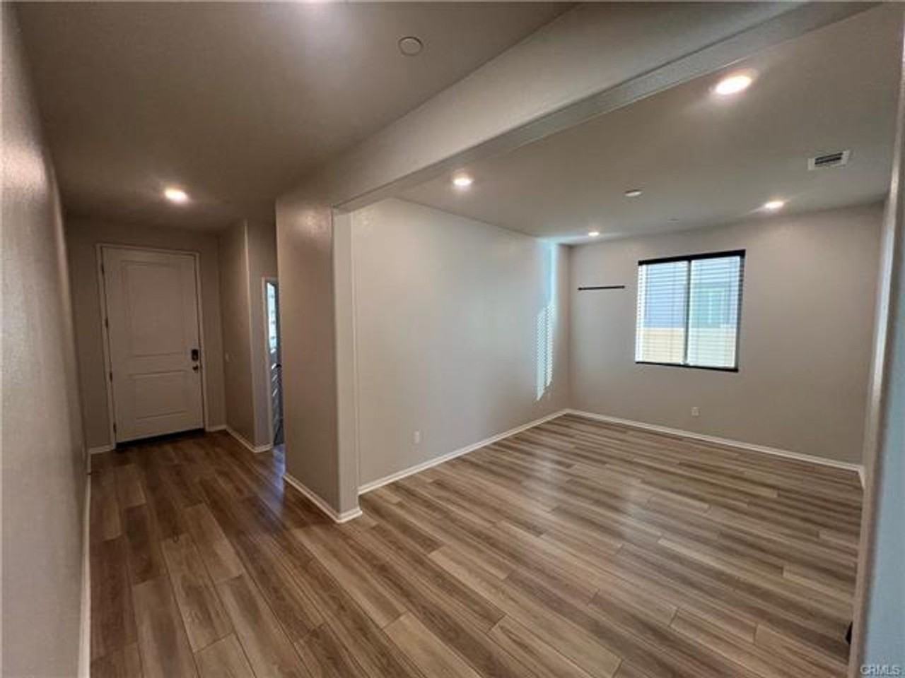 19557 Hanging Rock Rd - Photo 6 of 26