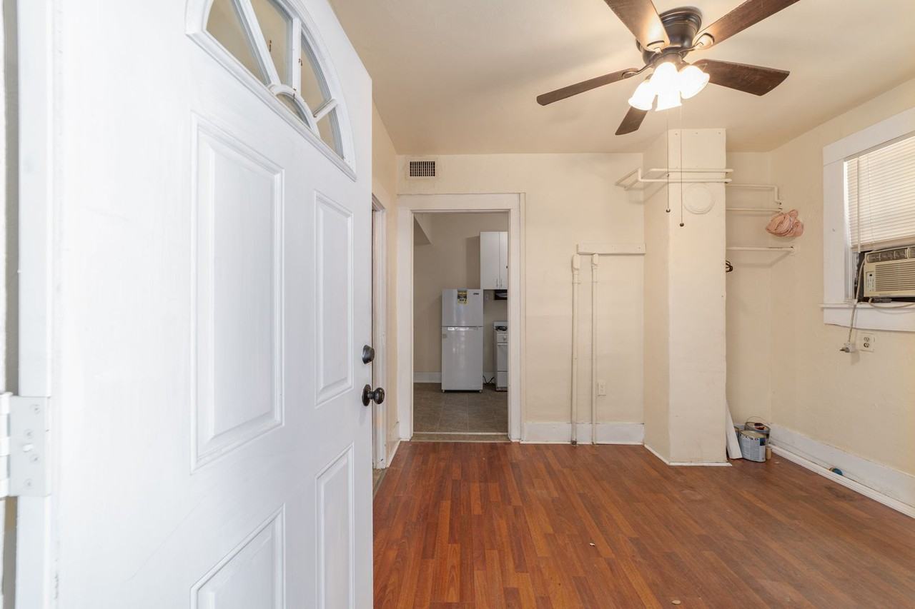 1022 Northwest 3rd Avenue - Photo 2 of 9