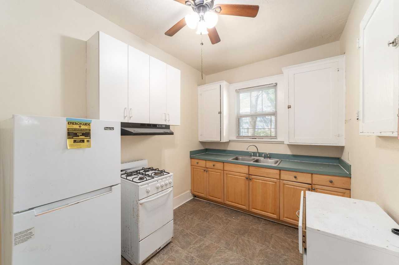 1022 Northwest 3rd Avenue - Photo 5 of 9