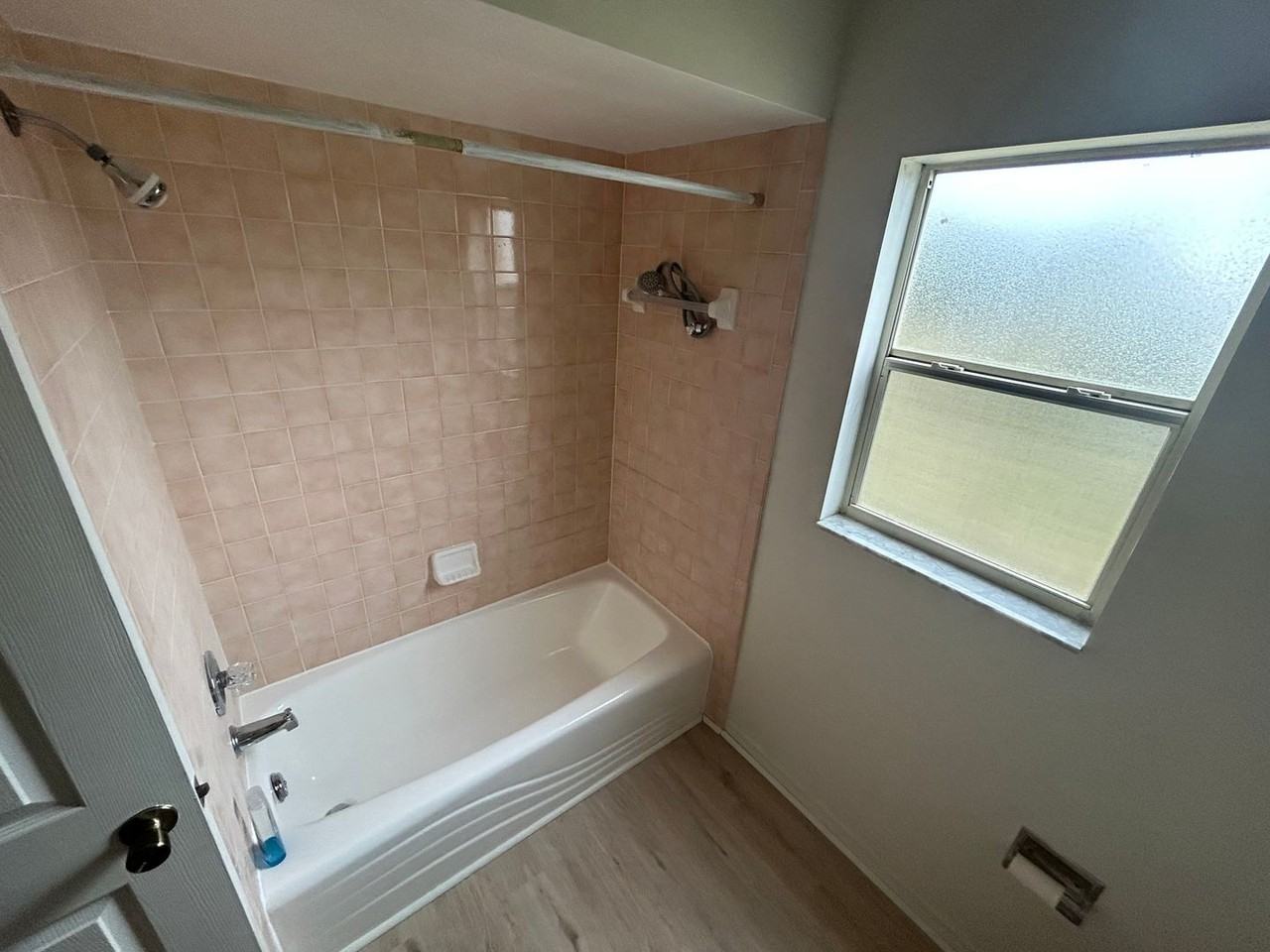 5535 Northeast 4th Avenue - Photo 7 of 9