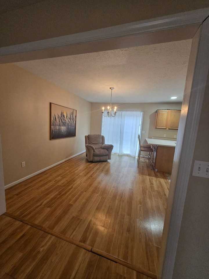 252 Donna Avenue - Photo 4 of 16