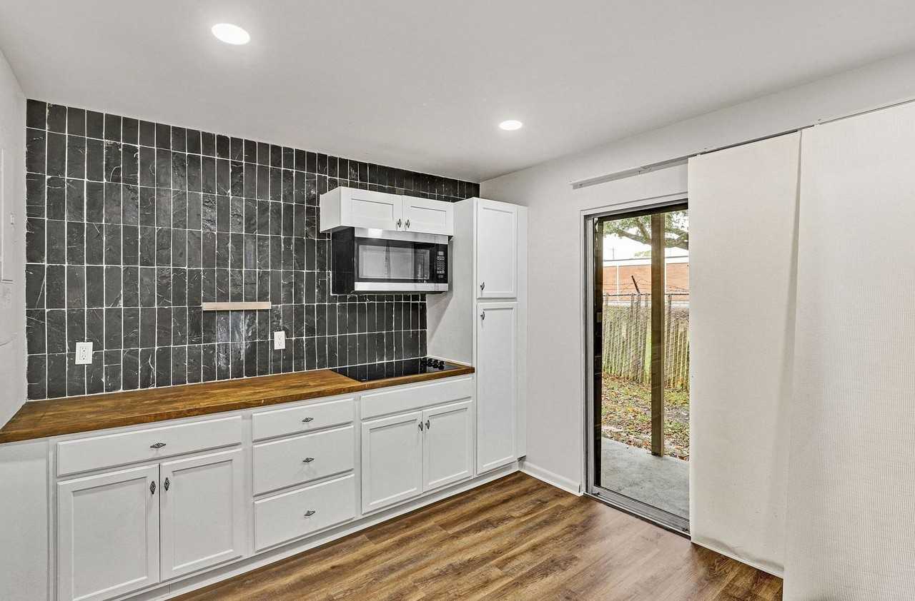 2300 Twelve Oaks Drive - Photo 4 of 16