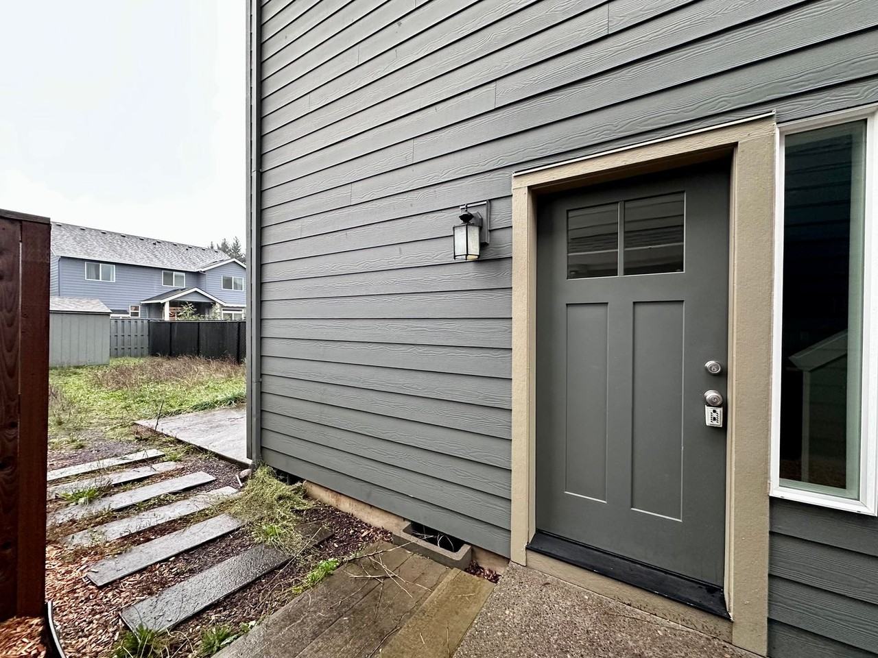 165 Northeast Overlook Court - Photo 2 of 18