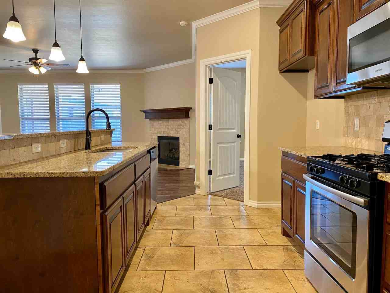 8016 Nw 160th St - Photo 6 of 22