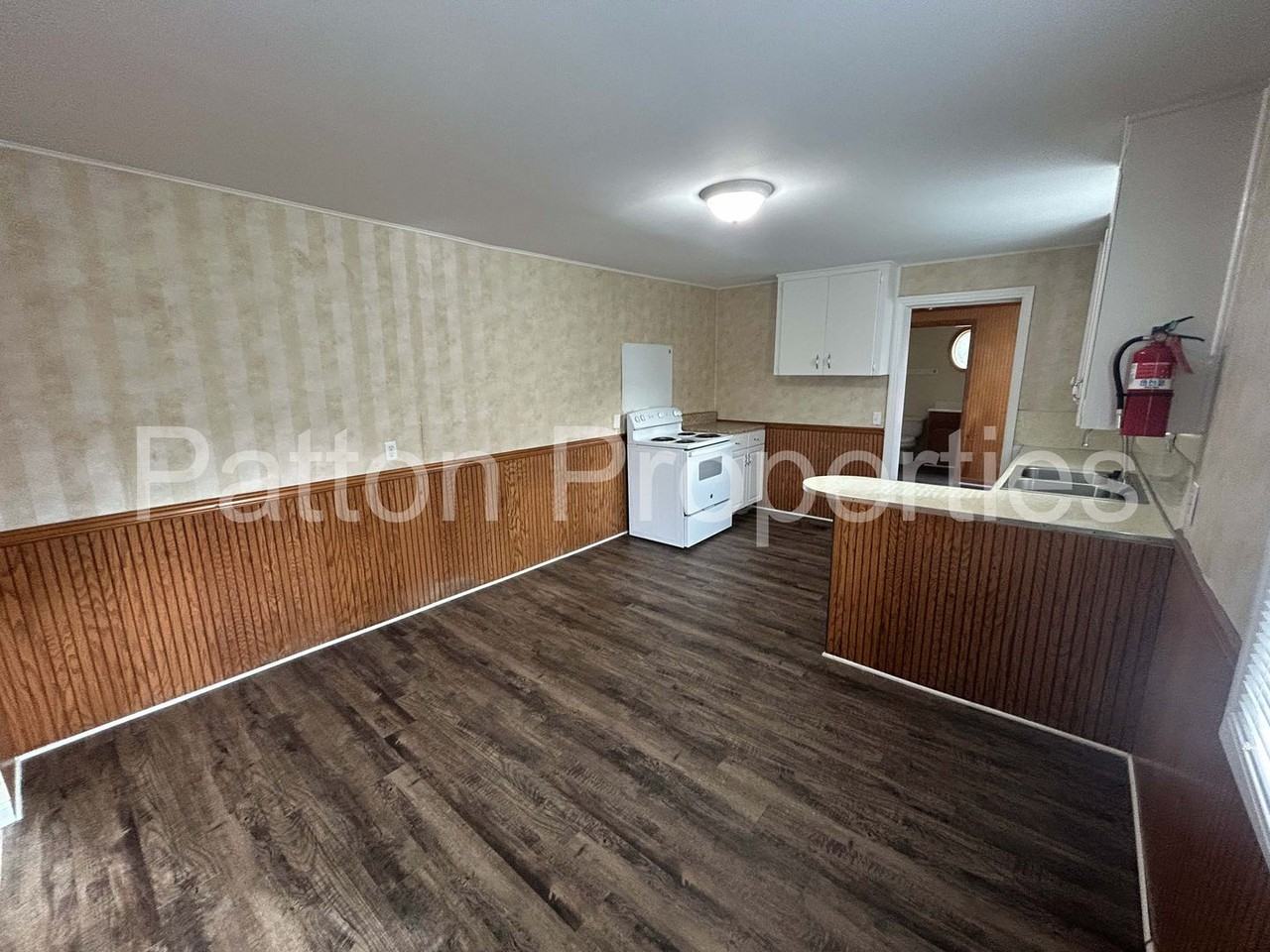 1126 Hancock Street - Photo 7 of 21